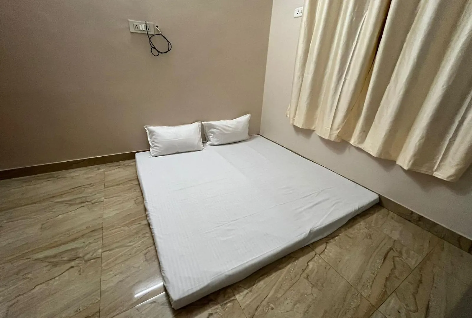 Hotel Gauri Shankar Varanasi